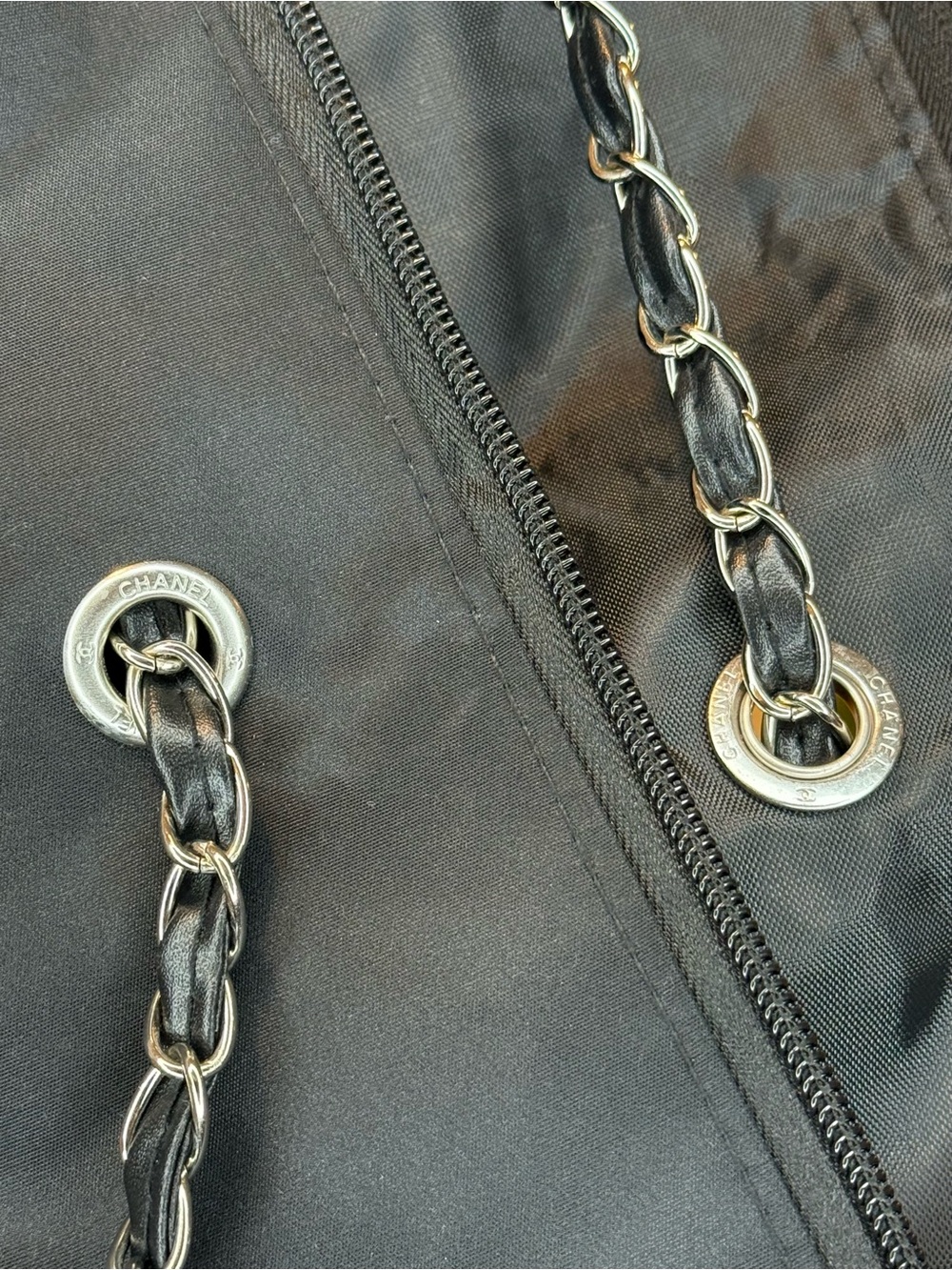 𝑵𝒆𝒘 CHANEL VIP Black Nylon Tote with faux-Patent Trim and Chain Straps - Picture 11 of 14